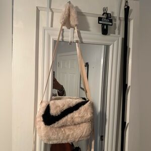 Nike Fur Fuzzy Cream Black Swoosh Multi-Compartment Crossbody Bag Purse - New